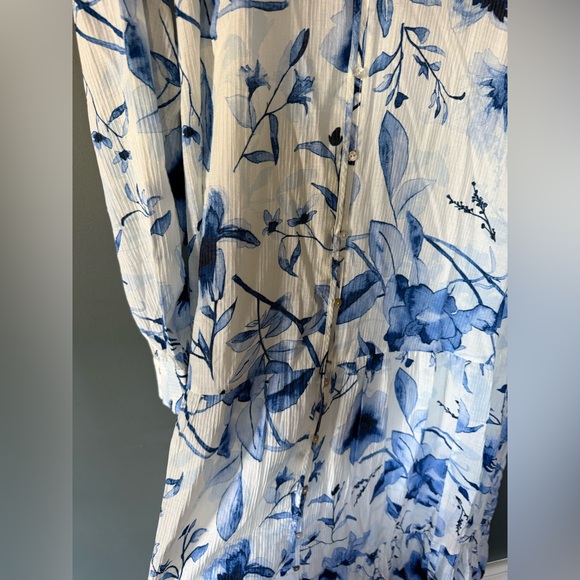 H&M OVERSIZED Crinkled Viscose Blend Dress White Blue Floral Sz large - Picture 5 of 9
